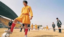 足坛最新爆料视频,独家视频揭示球星幕后故事