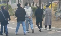 早年网红吃瓜事件,揭秘网络舆论的狂欢与反思